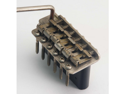 Qparts AG1159160 TF401NNNI Aged Collections 57er Vintage Tremolo für ST-Modelle